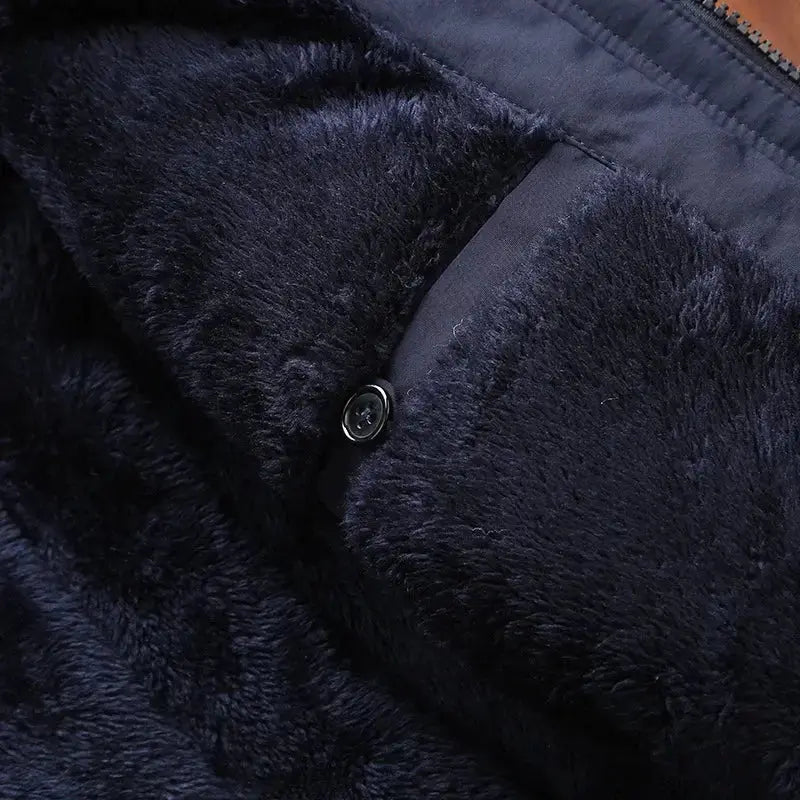 Luxuriöse Kapuzenjacke – Commander Edition